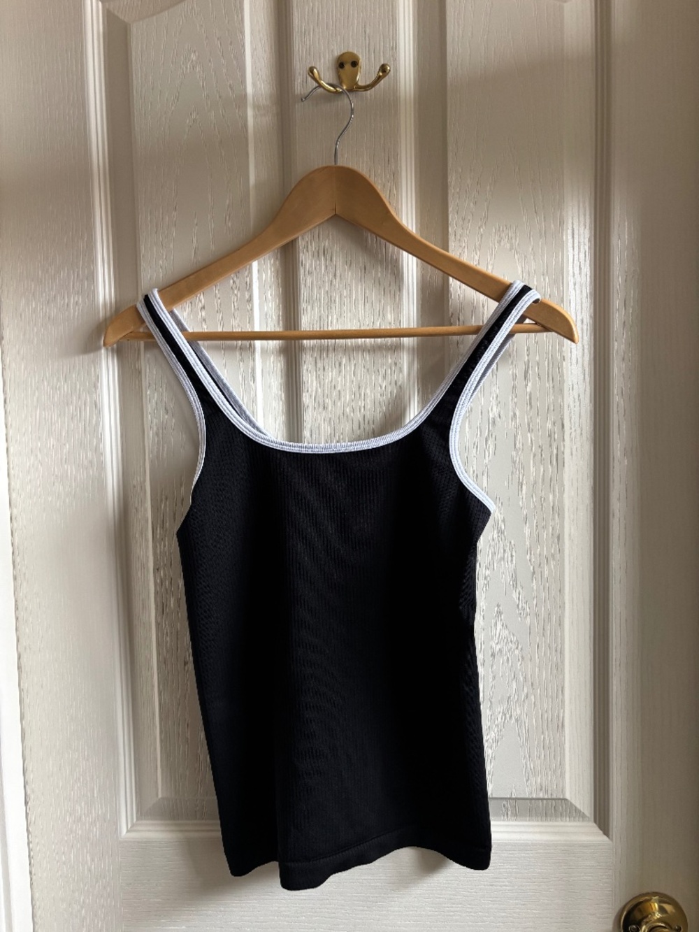 Black Ribbed Tank Top White Contrast Trim Scoop Neck Y2K Medium